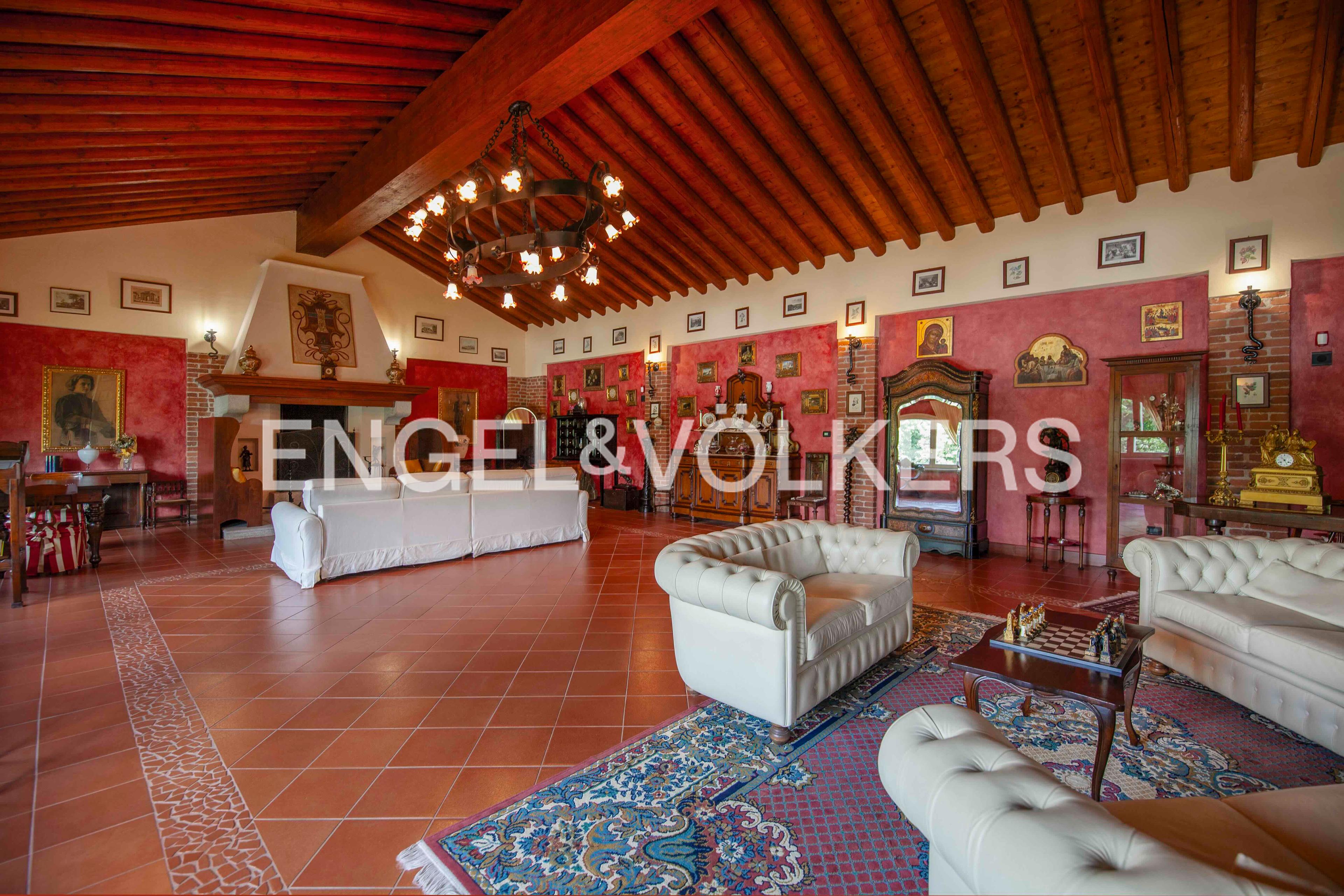 /api/file/public/263393/24007