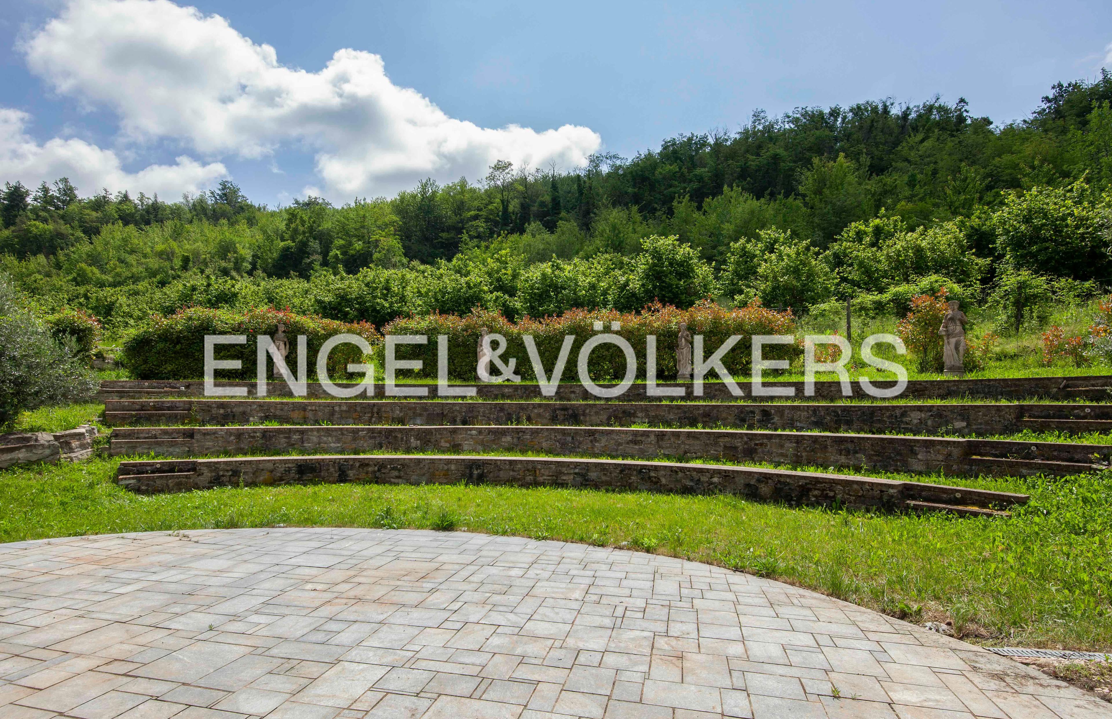 /api/file/public/263393/24018