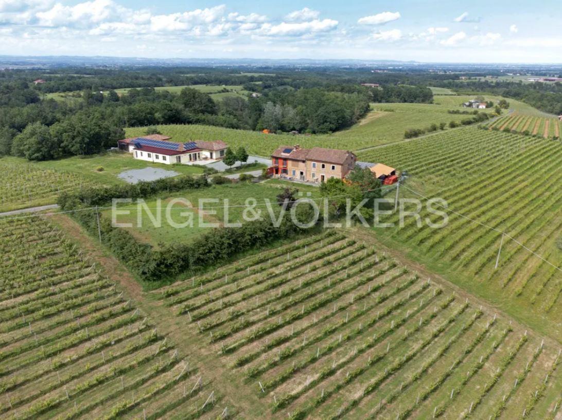 /api/file/public/263408/22330