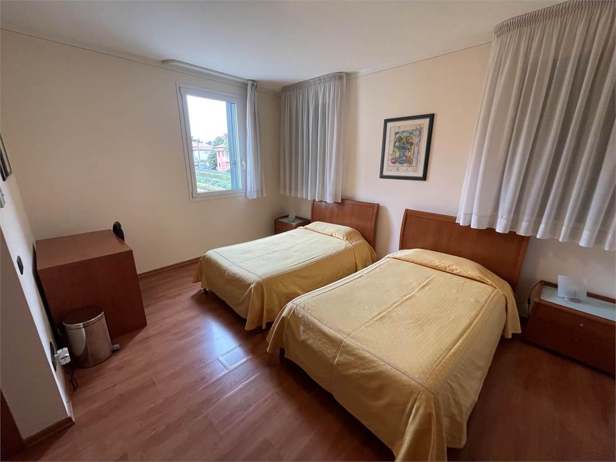 /api/file/public/264159/24653