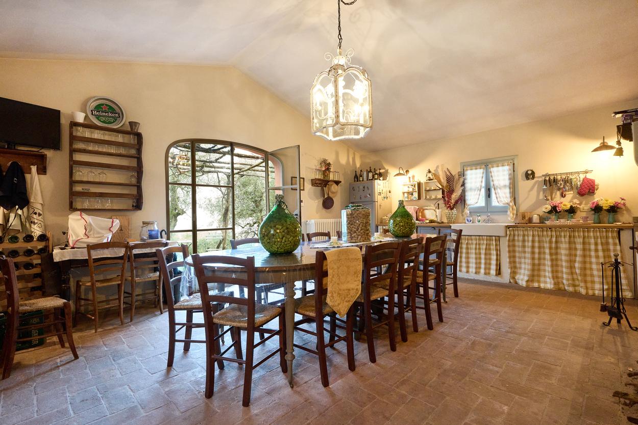 /api/file/public/265346/30704