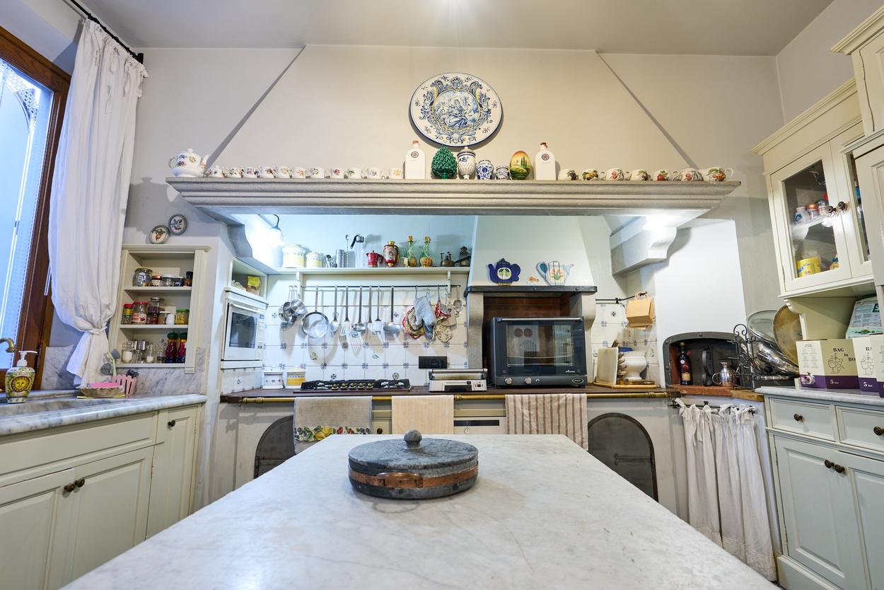 /api/file/public/265347/30720